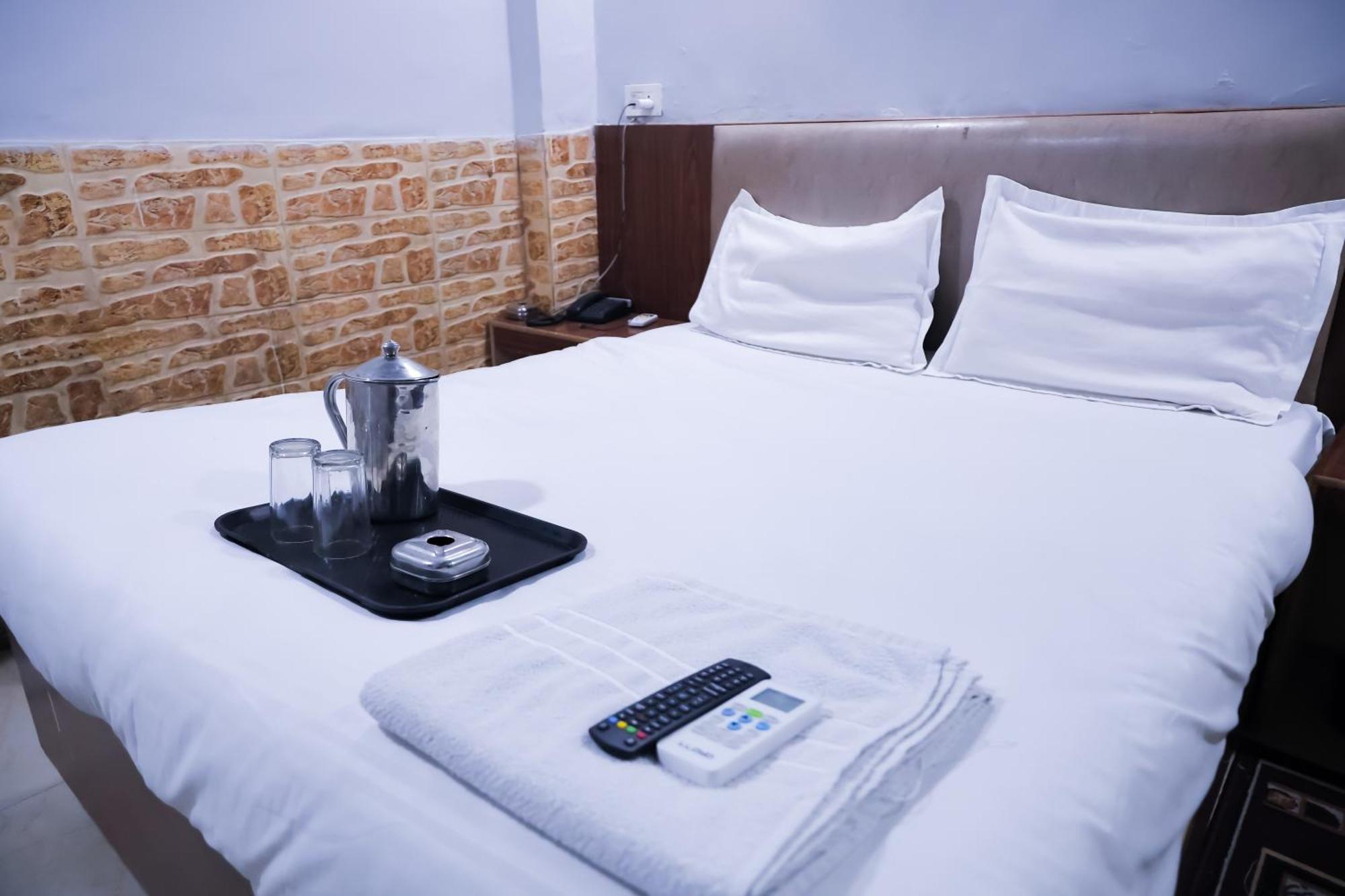 Mannat Stay Hotel - Laxmi Nagar ニューデリー エクステリア 写真