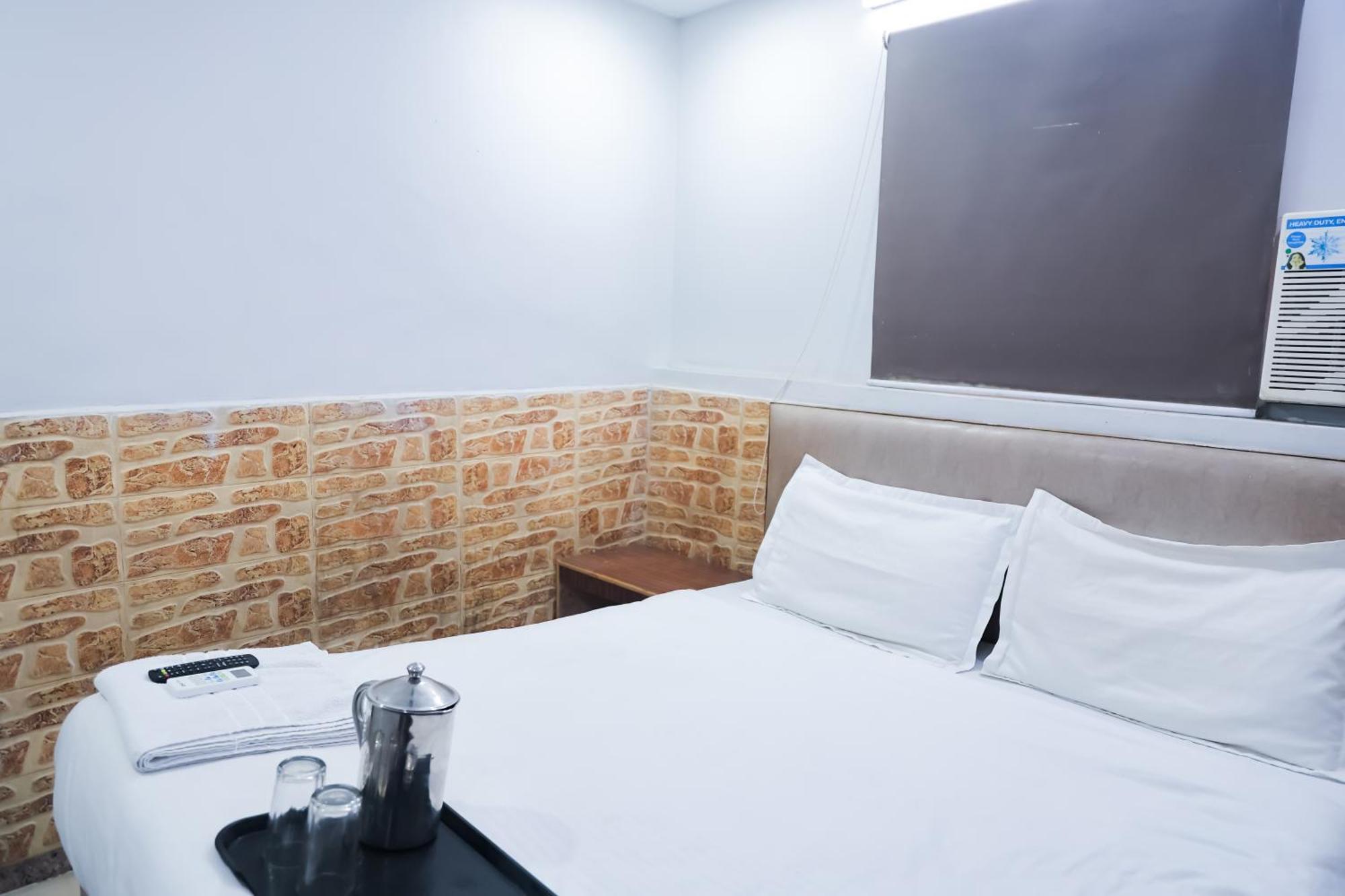 Mannat Stay Hotel - Laxmi Nagar ニューデリー エクステリア 写真