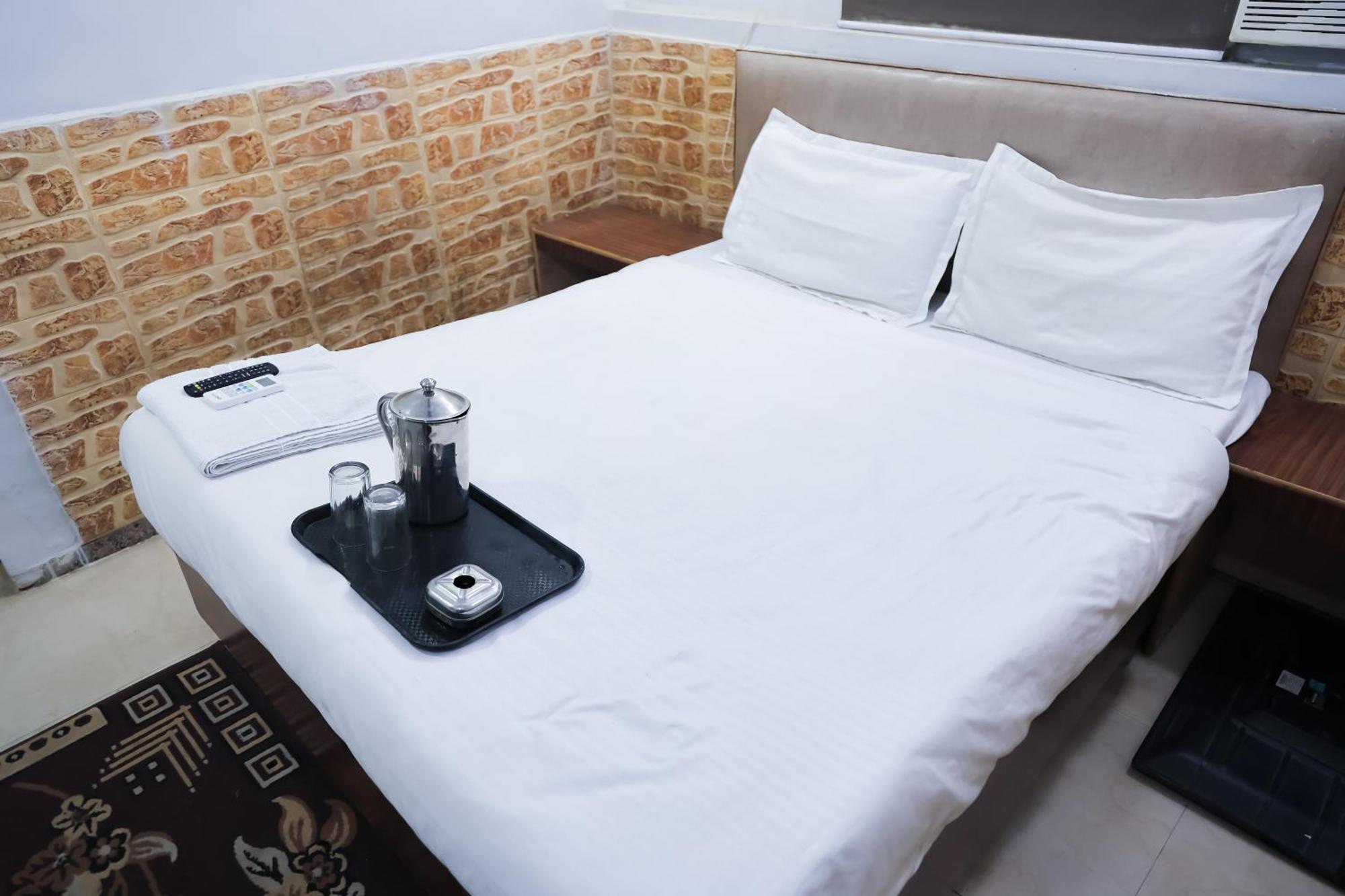 Mannat Stay Hotel - Laxmi Nagar ニューデリー エクステリア 写真