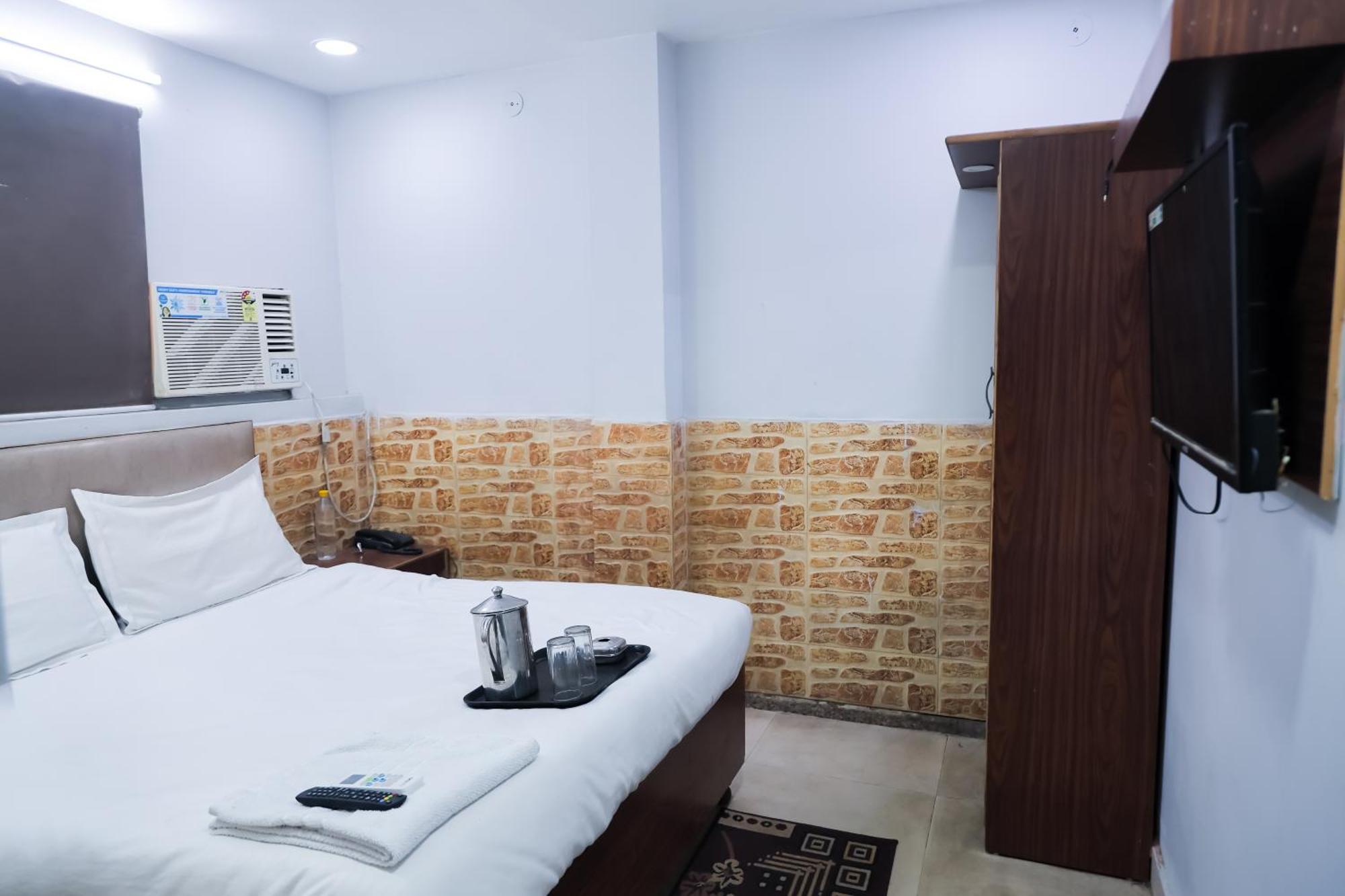 Mannat Stay Hotel - Laxmi Nagar ニューデリー エクステリア 写真
