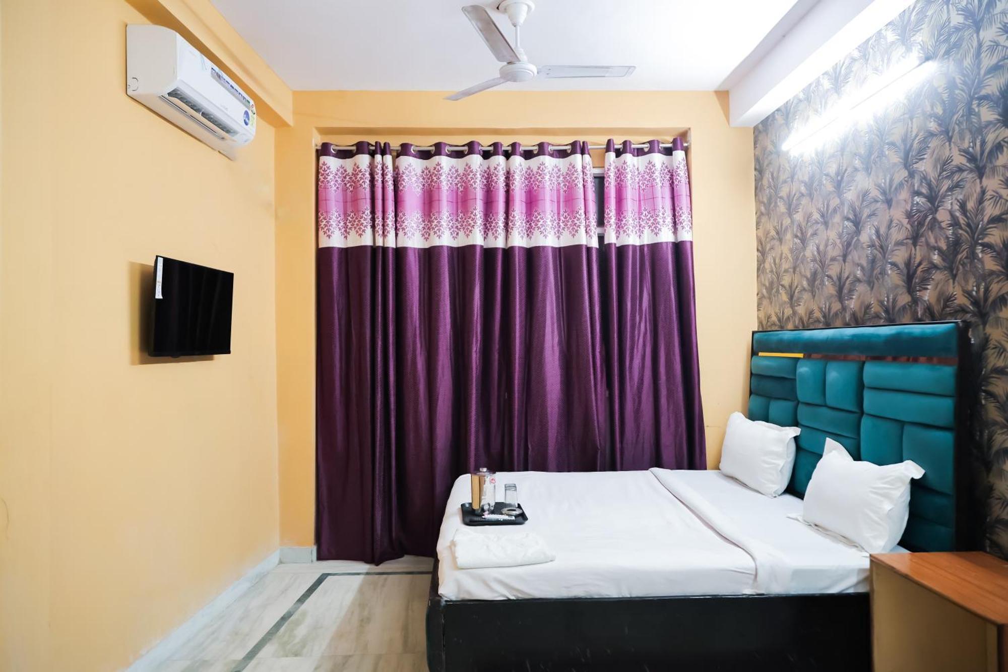 Mannat Stay Hotel - Laxmi Nagar ニューデリー エクステリア 写真